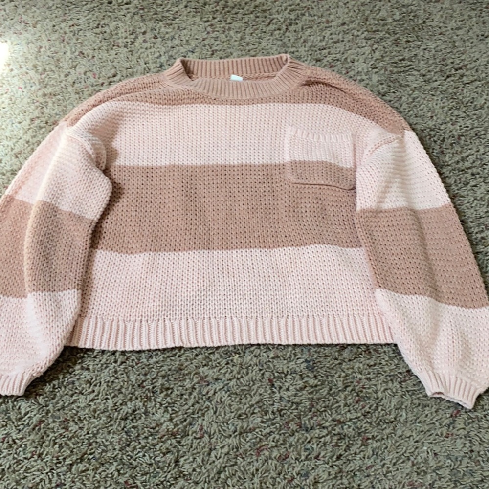 Pink, cropped American Eagle Sweater